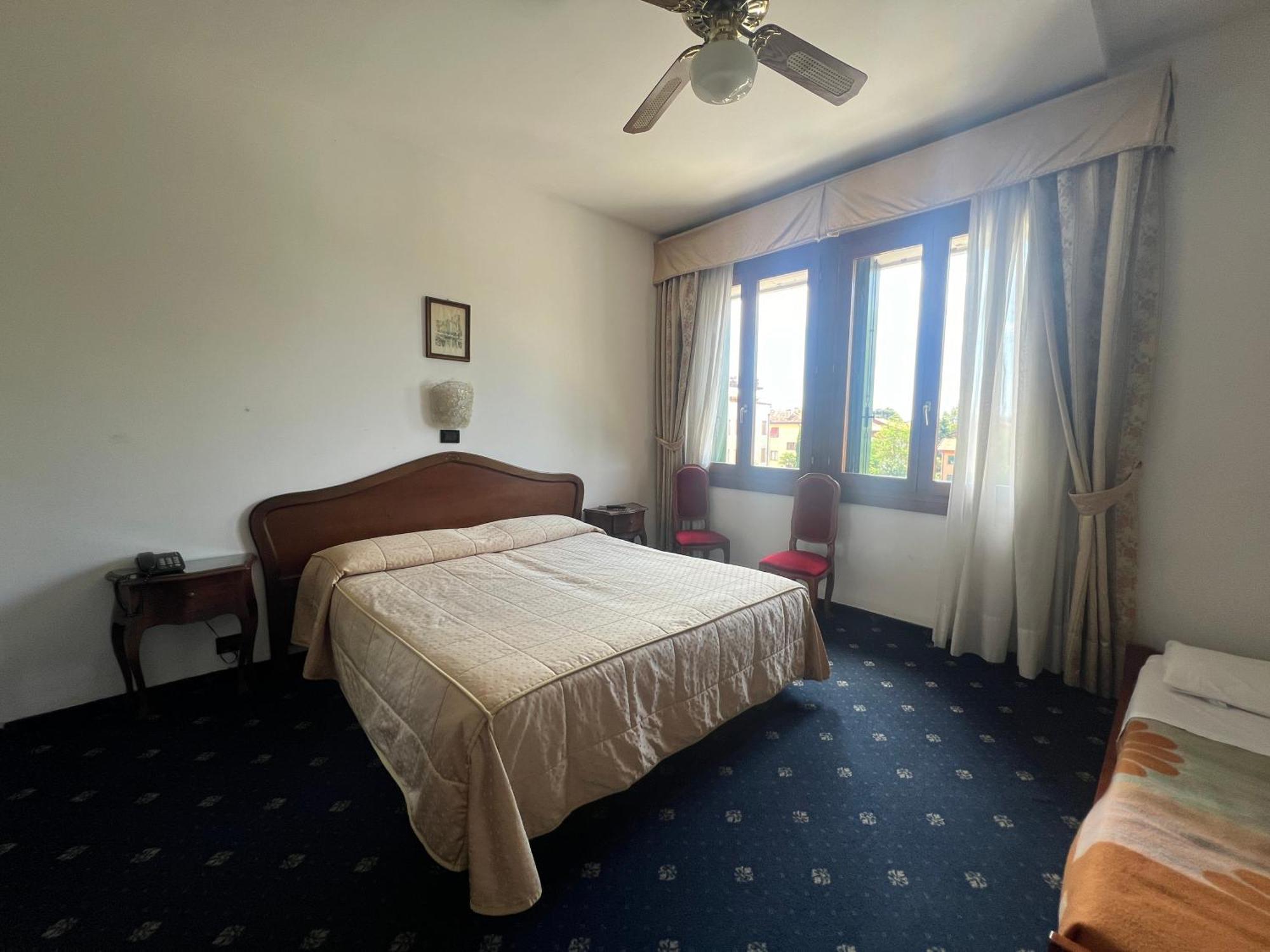Cristallo Hotel 2*