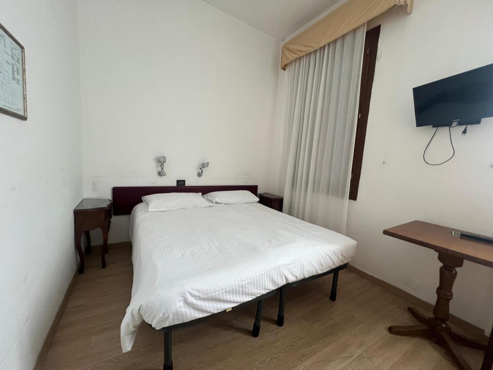 Cristallo Hotel 2*