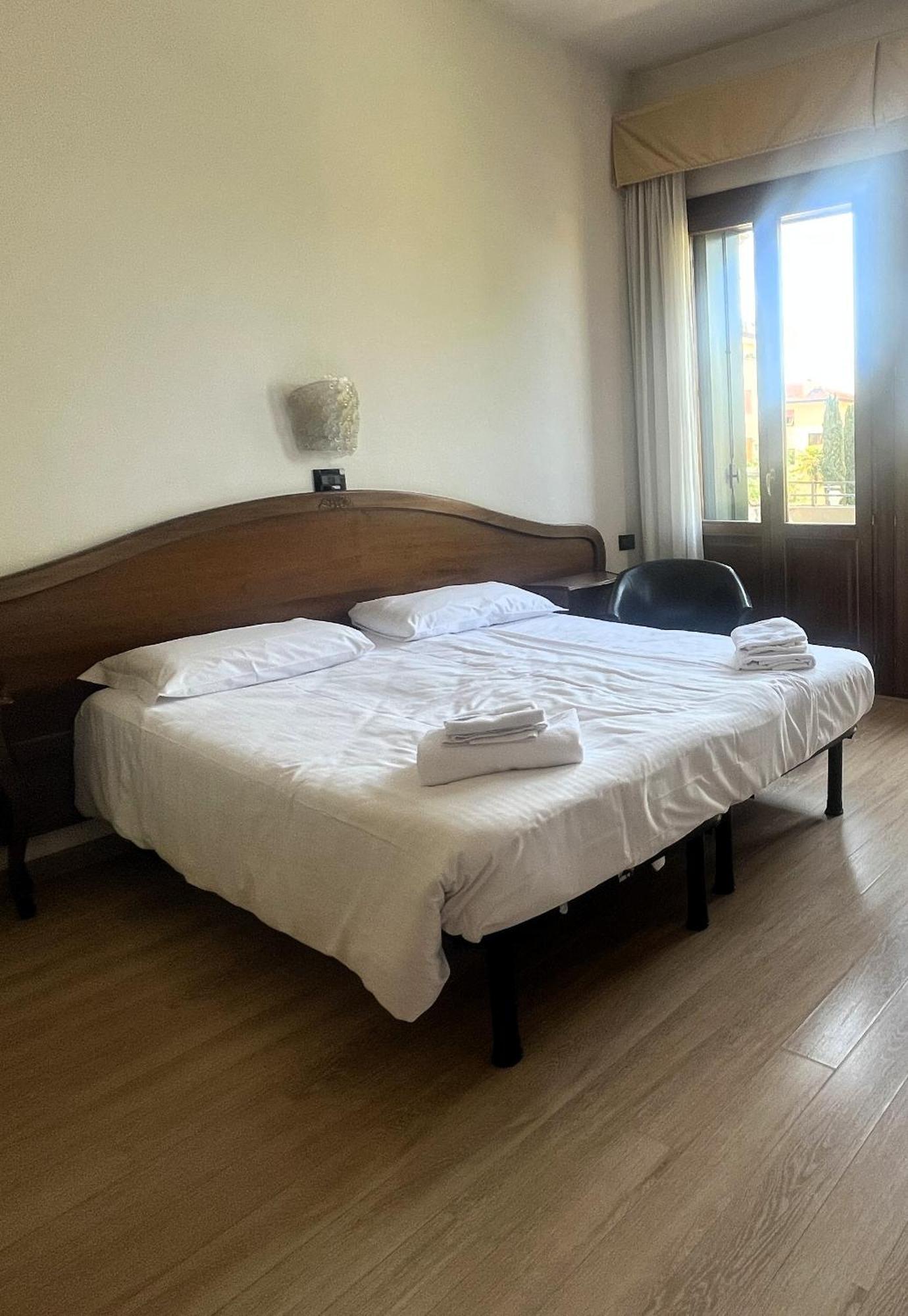 Hotel Cristallo 2*